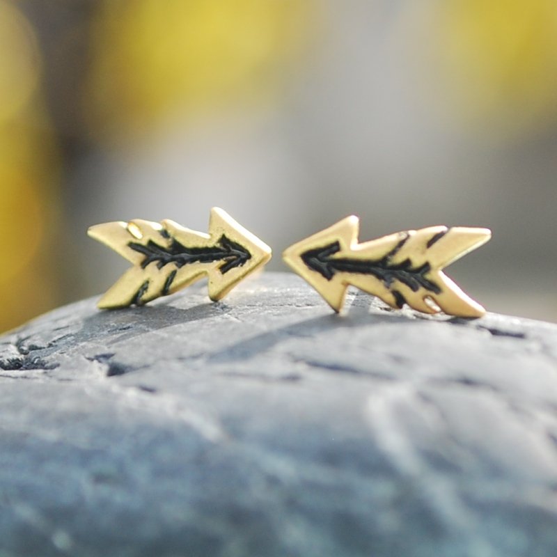 Arrow studs