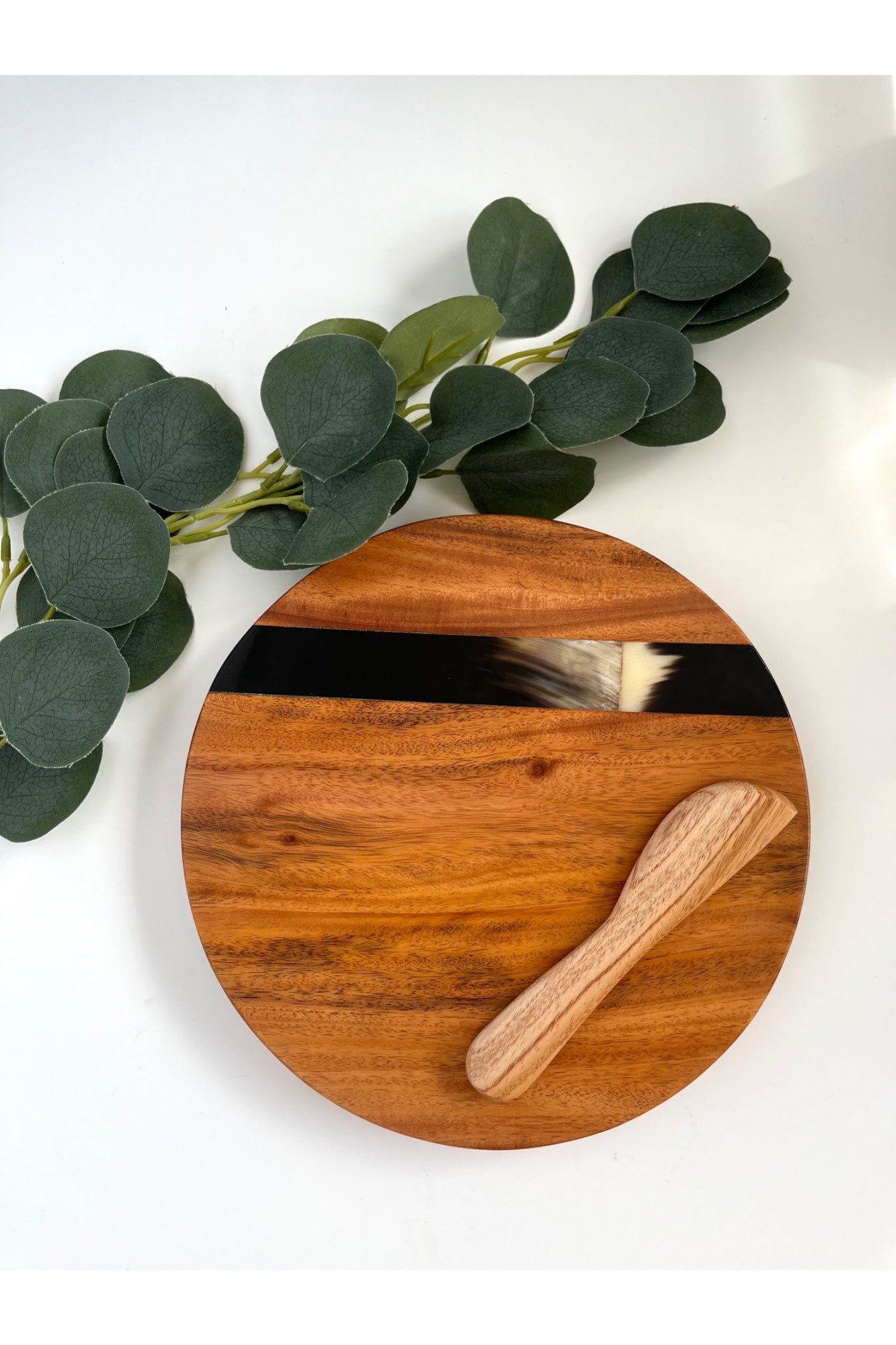 Round Cheese Board with Spreader