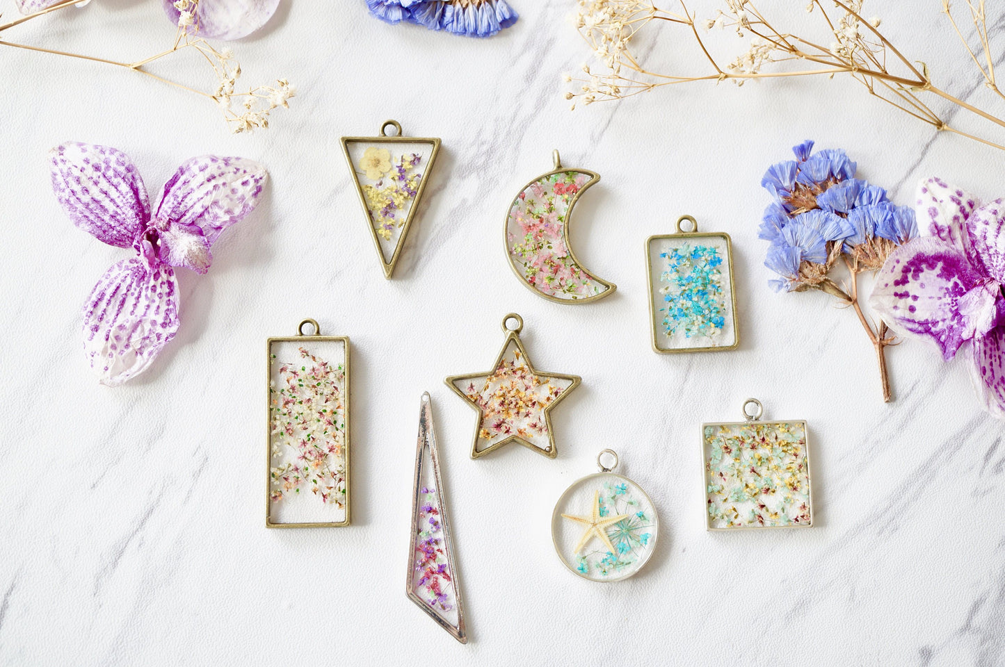 Real Pressed Flowers in Resin, Silver Circle Wave Necklace in Teal and Mint