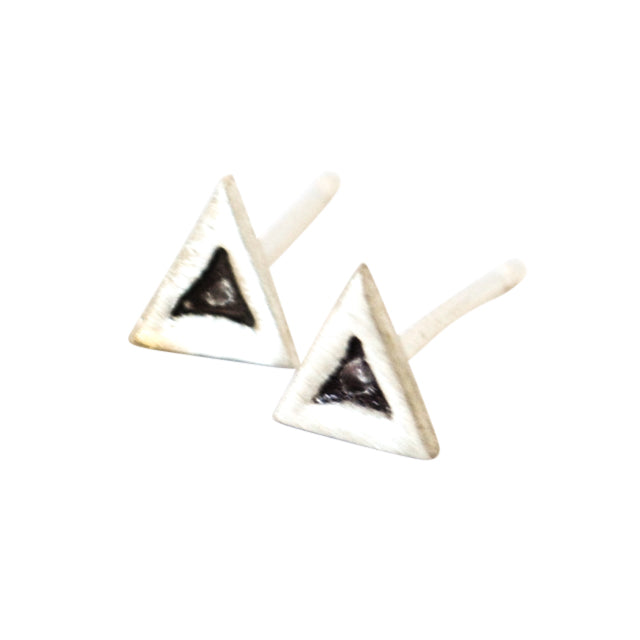 Dark triangle stud earrings