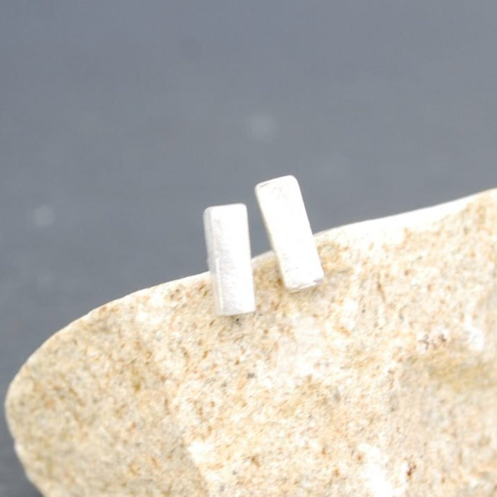 Thick Bar Studs