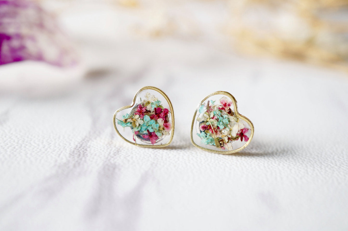 Real Dried Flowers and Resin Heart Stud Earrings in Mint Magenta White