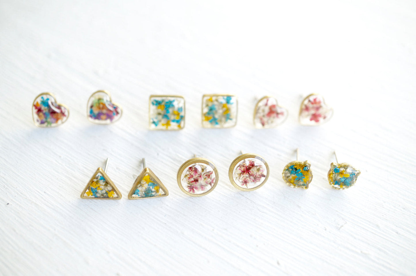 Real Dried Flowers and Resin Triangle Stud Earrings in White and Cobalt Blue
