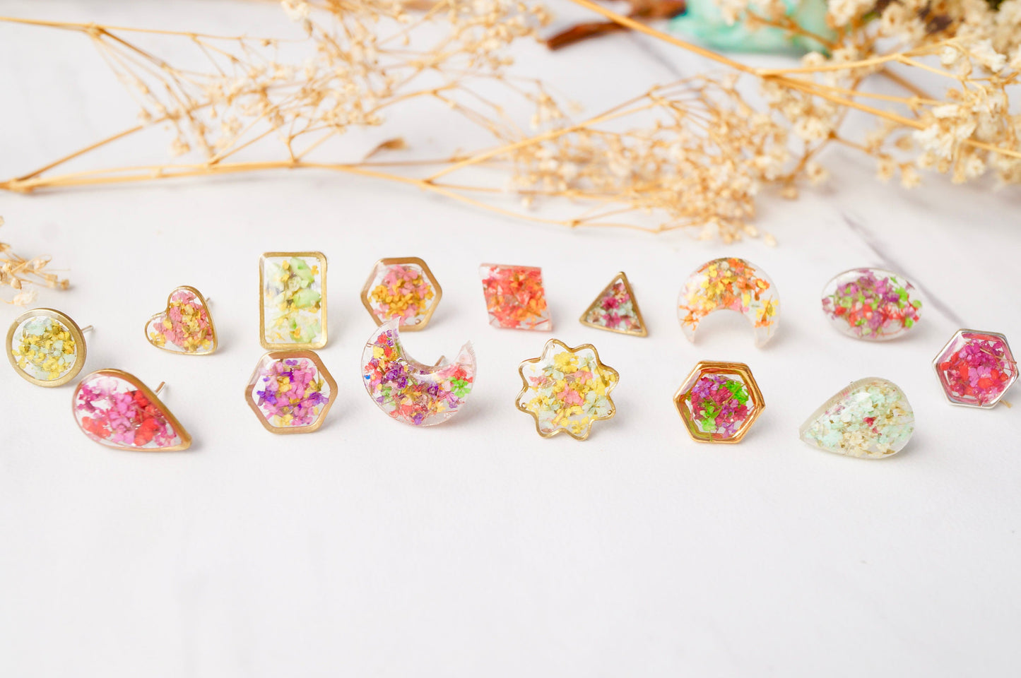 Real Dried Flowers and Resin Triangle Stud Earrings in White and Cobalt Blue