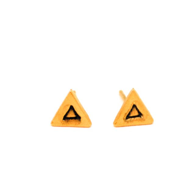 Light triangle studs