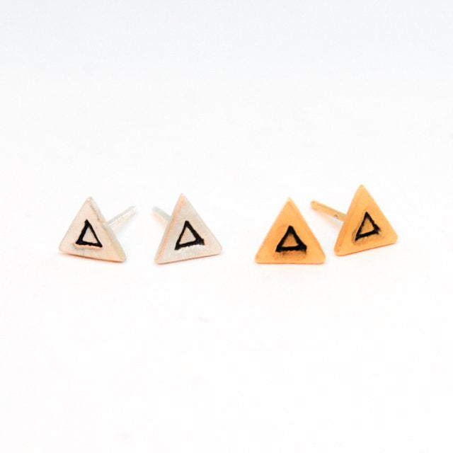 Light triangle studs