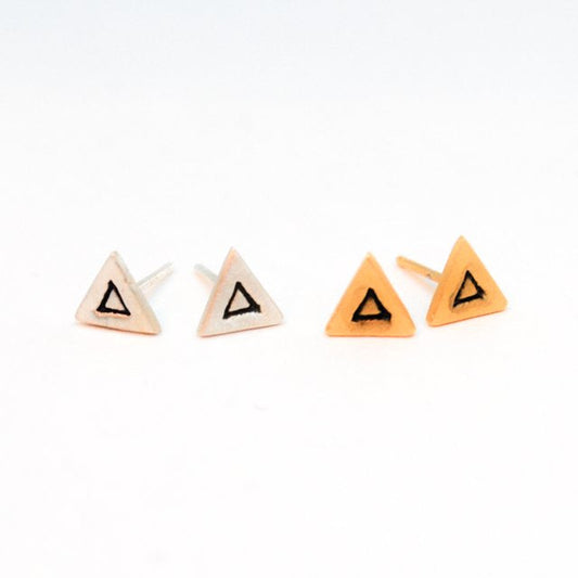 Light triangle studs